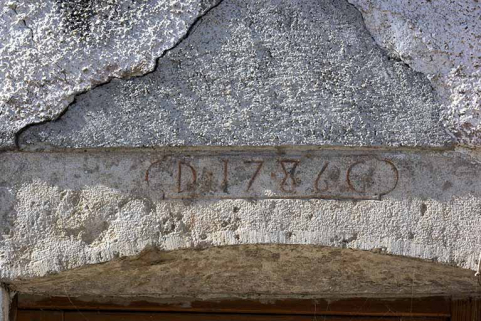 Maison de 1786, façade antérieure : linteau daté. © Région Bourgogne-Franche-Comté, Inventaire du patrimoine Maison de 1786, façade antérieure : linteau daté. © Région Bourgogne-Franche-Comté, Inventaire du patrimoine