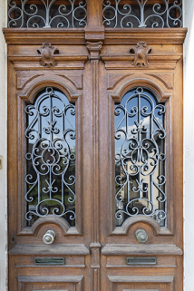 Logement : détail de la porte d'entrée. © Région Bourgogne-Franche-Comté, Inventaire du patrimoine
