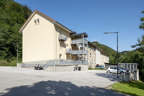 Immeubles : façade postérieure, de trois quarts gauche. © Région Bourgogne-Franche-Comté, Inventaire du patrimoine Immeubles : façade postérieure, de trois quarts gauche. © Région Bourgogne-Franche-Comté, Inventaire du patrimoine
