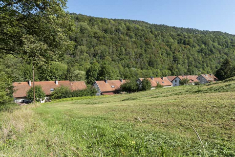 Vue d'ensemble, depuis le sud. © Région Bourgogne-Franche-Comté, Inventaire du patrimoine Vue d'ensemble, depuis le sud. © Région Bourgogne-Franche-Comté, Inventaire du patrimoine