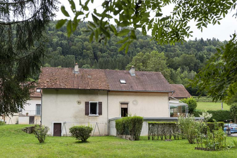 Maison aux n° 119 et 120 (cadastrée AD 113, 119 et 120) : façade postérieure. © Région Bourgogne-Franche-Comté, Inventaire du patrimoine Maison aux n° 119 et 120 (cadastrée AD 113, 119 et 120) : façade postérieure. © Région Bourgogne-Franche-Comté, Inventaire du patrimoine