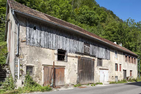 Logement occidental : façade antérieure, de trois quarts gauche. © Région Bourgogne-Franche-Comté, Inventaire du patrimoine Logement occidental : façade antérieure, de trois quarts gauche. © Région Bourgogne-Franche-Comté, Inventaire du patrimoine
