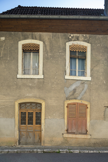 Logement, élévation antérieure : deux travées de gauche. © Région Bourgogne-Franche-Comté, Inventaire du patrimoine Logement, élévation antérieure : deux travées de gauche. © Région Bourgogne-Franche-Comté, Inventaire du patrimoine