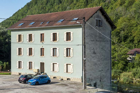 Façades antérieure et latérale droite. © Région Bourgogne-Franche-Comté, Inventaire du patrimoine Façades antérieure et latérale droite. © Région Bourgogne-Franche-Comté, Inventaire du patrimoine