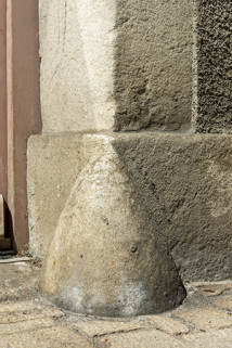 Immeuble 2 rue Jacques Courtois : chasse-roue. © Région Bourgogne-Franche-Comté, Inventaire du patrimoine