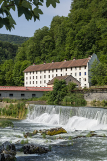 Bureau (anciens logements) : façade postérieure de trois quarts, depuis la rive droite © Région Bourgogne-Franche-Comté, Inventaire du patrimoine