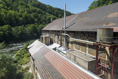 Atelier de fabrication (ancienne pointerie) : façade latérale gauche, vue en enfilade. © Région Bourgogne-Franche-Comté, Inventaire du patrimoine