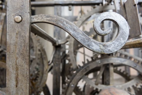 Volute à l'extrémité d'une tige mobile. © Région Bourgogne-Franche-Comté, Inventaire du patrimoine Volute à l'extrémité d'une tige mobile. © Région Bourgogne-Franche-Comté, Inventaire du patrimoine