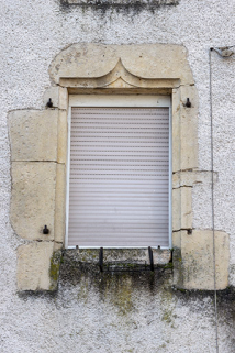 Fenêtre avec linteau en accolade. © Région Bourgogne-Franche-Comté, Inventaire du patrimoine Fenêtre avec linteau en accolade. © Région Bourgogne-Franche-Comté, Inventaire du patrimoine