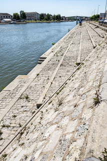 Détail de la maçonnerie du quai. © Région Bourgogne-Franche-Comté, Inventaire du patrimoine Détail de la maçonnerie du quai. © Région Bourgogne-Franche-Comté, Inventaire du patrimoine