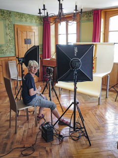 Prise de vues à la mairie des Gras par la photographe Sonia Dourlot. © Région Bourgogne-Franche-Comté, Inventaire du patrimoine