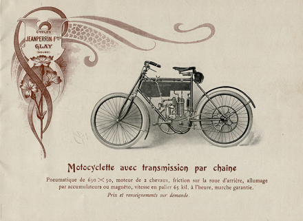 Motocyclette avec transmission par chaîne, [décennies 1890-1900]. Document extrait d'un catalogue de production : Automobiles, motocyclettes, vélocipèdes Jeanperrin Frères [...] © Région Bourgogne-Franche-Comté, Inventaire du patrimoine