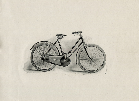 [Bicyclette pour dames ou ecclésiastiques], [décennies 1890-1900]. Document extrait d'un catalogue de production : Automobiles, motocyclettes, vélocipèdes Jeanperrin Frères [...] © Région Bourgogne-Franche-Comté, Inventaire du patrimoine