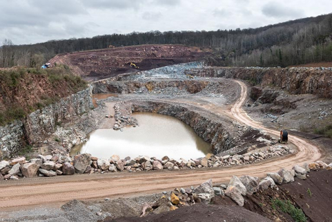 Vue d'ensemble de la carrière, depuis l'ouest. © Région Bourgogne-Franche-Comté, Inventaire du patrimoine