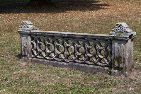 garde-corps de tribune © Région Bourgogne-Franche-Comté, Inventaire du patrimoine garde-corps de tribune © Région Bourgogne-Franche-Comté, Inventaire du patrimoine