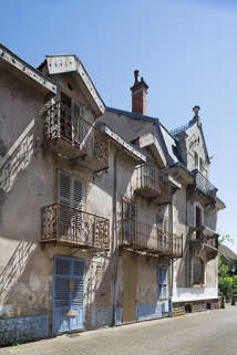 balcon © Région Bourgogne-Franche-Comté, Inventaire du patrimoine  balcon © Région Bourgogne-Franche-Comté, Inventaire du patrimoine
