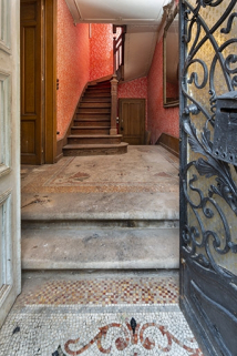 porte vestibule escalier © Région Bourgogne-Franche-Comté, Inventaire du patrimoine  porte vestibule escalier © Région Bourgogne-Franche-Comté, Inventaire du patrimoine