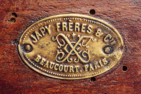 Moulin à café Japy Frères et Cie : plaque du fabricant. (Collection particulière) © Région Bourgogne-Franche-Comté, Inventaire du patrimoine