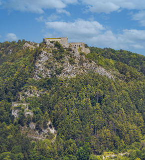 fort © Région Bourgogne-Franche-Comté, Inventaire du patrimoine  fort © Région Bourgogne-Franche-Comté, Inventaire du patrimoine