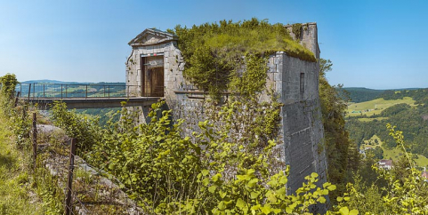 fort redoute © Région Bourgogne-Franche-Comté, Inventaire du patrimoine  fort redoute © Région Bourgogne-Franche-Comté, Inventaire du patrimoine