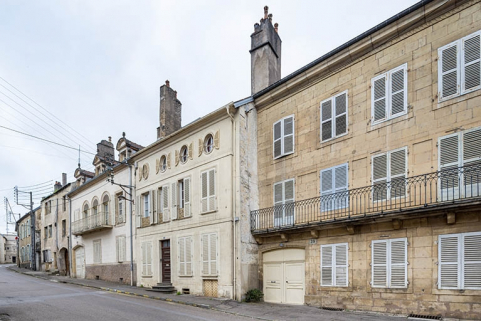  maison immeuble rue ensemble d'édifices derrière façade © Région Bourgogne-Franche-Comté, Inventaire du patrimoine