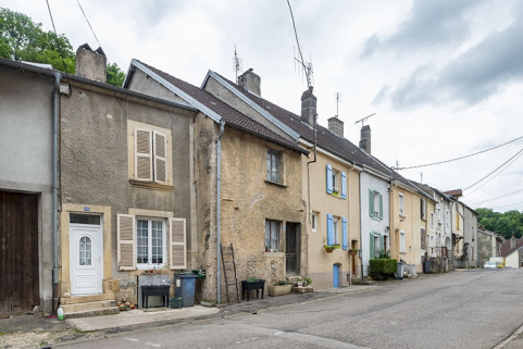  rue maison ensemble d'édifices derrière façade © Région Bourgogne-Franche-Comté, Inventaire du patrimoine