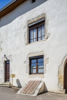 baie linteau décor d'architecture © Région Bourgogne-Franche-Comté, Inventaire du patrimoine  baie linteau décor d'architecture © Région Bourgogne-Franche-Comté, Inventaire du patrimoine