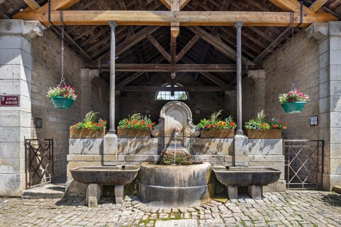 fontaine lavoir © Région Bourgogne-Franche-Comté, Inventaire du patrimoine  fontaine lavoir © Région Bourgogne-Franche-Comté, Inventaire du patrimoine