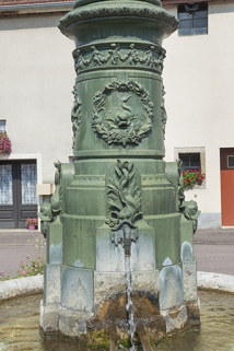  fontaine statue © Région Bourgogne-Franche-Comté, Inventaire du patrimoine