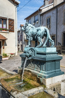 fontaine sculpture © Région Bourgogne-Franche-Comté, Inventaire du patrimoine  fontaine sculpture © Région Bourgogne-Franche-Comté, Inventaire du patrimoine