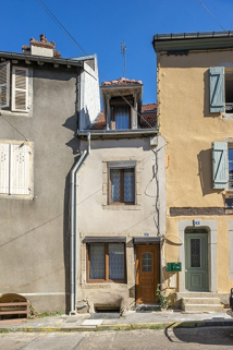  maison ensemble d'édifices derrière façade © Région Bourgogne-Franche-Comté, Inventaire du patrimoine