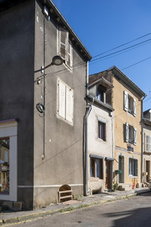  maison ensemble d'édifices derrière façade © Région Bourgogne-Franche-Comté, Inventaire du patrimoine
