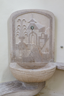 fontaine © Région Bourgogne-Franche-Comté, Inventaire du patrimoine  fontaine © Région Bourgogne-Franche-Comté, Inventaire du patrimoine