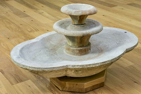 fontaine © Région Bourgogne-Franche-Comté, Inventaire du patrimoine  fontaine © Région Bourgogne-Franche-Comté, Inventaire du patrimoine