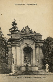 fontaine © Région Bourgogne-Franche-Comté, Inventaire du patrimoine  fontaine © Région Bourgogne-Franche-Comté, Inventaire du patrimoine