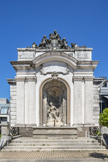 fontaine © Région Bourgogne-Franche-Comté, Inventaire du patrimoine  fontaine © Région Bourgogne-Franche-Comté, Inventaire du patrimoine