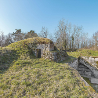 fort demi-lune © Région Bourgogne-Franche-Comté, Inventaire du patrimoine  fort demi-lune © Région Bourgogne-Franche-Comté, Inventaire du patrimoine