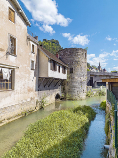 fortification d'agglomération place forte tour © Région Bourgogne-Franche-Comté, Inventaire du patrimoine  fortification d'agglomération place forte tour © Région Bourgogne-Franche-Comté, Inventaire du patrimoine