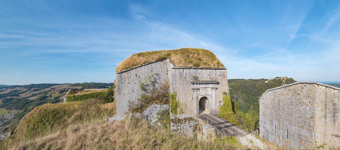 fort édifice fortifié © Région Bourgogne-Franche-Comté, Inventaire du patrimoine  fort édifice fortifié © Région Bourgogne-Franche-Comté, Inventaire du patrimoine