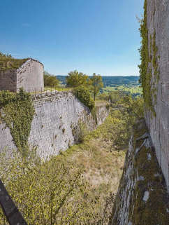 fort édifice fortifié © Région Bourgogne-Franche-Comté, Inventaire du patrimoine  fort édifice fortifié © Région Bourgogne-Franche-Comté, Inventaire du patrimoine