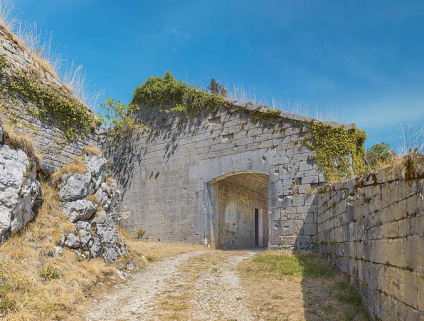 fort redoute © Région Bourgogne-Franche-Comté, Inventaire du patrimoine  fort redoute © Région Bourgogne-Franche-Comté, Inventaire du patrimoine