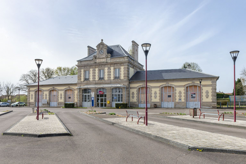 gare © Région Bourgogne-Franche-Comté, Inventaire du patrimoine  gare © Région Bourgogne-Franche-Comté, Inventaire du patrimoine