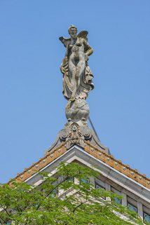 statue © Région Bourgogne-Franche-Comté, Inventaire du patrimoine  statue © Région Bourgogne-Franche-Comté, Inventaire du patrimoine