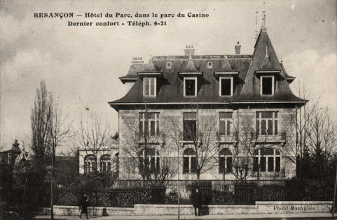 hôtel de voyageurs © Louis Bauer  hôtel de voyageurs © Louis Bauer