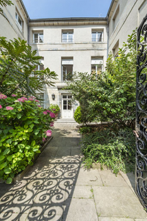 hôtel cour © Région Bourgogne-Franche-Comté, Inventaire du patrimoine  hôtel cour © Région Bourgogne-Franche-Comté, Inventaire du patrimoine