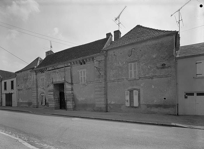  château © Région Bourgogne-Franche-Comté, Inventaire du patrimoine