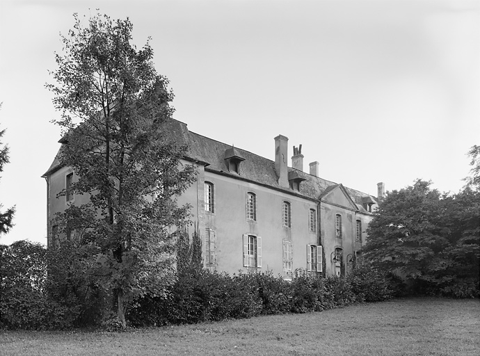 Les communs. © Région Bourgogne-Franche-Comté, Inventaire du patrimoine