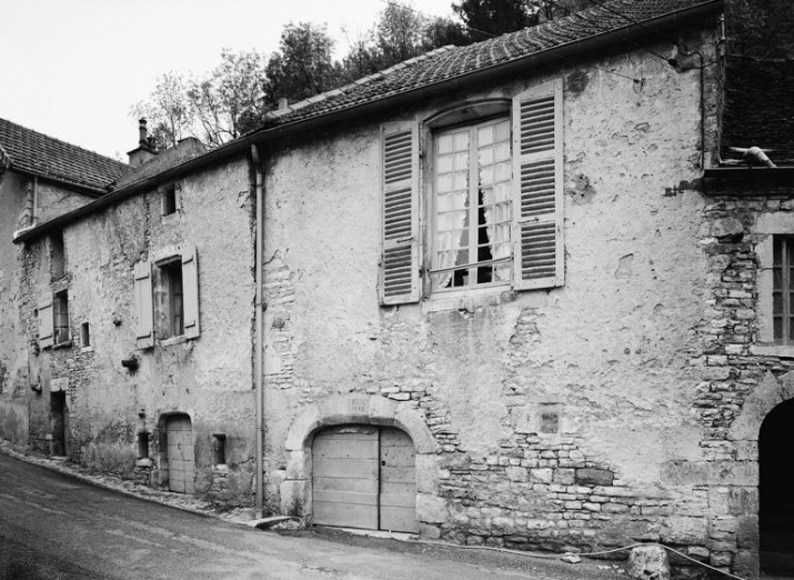 Vue d'ensemble des maisons sises parcelles 1449 et 1455, section D7 du cadastre de 1940. © Région Bourgogne-Franche-Comté, Inventaire du patrimoine