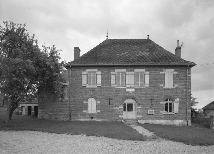 Vue d'ensemble. © Région Bourgogne-Franche-Comté, Inventaire du patrimoine Vue d'ensemble. © Région Bourgogne-Franche-Comté, Inventaire du patrimoine