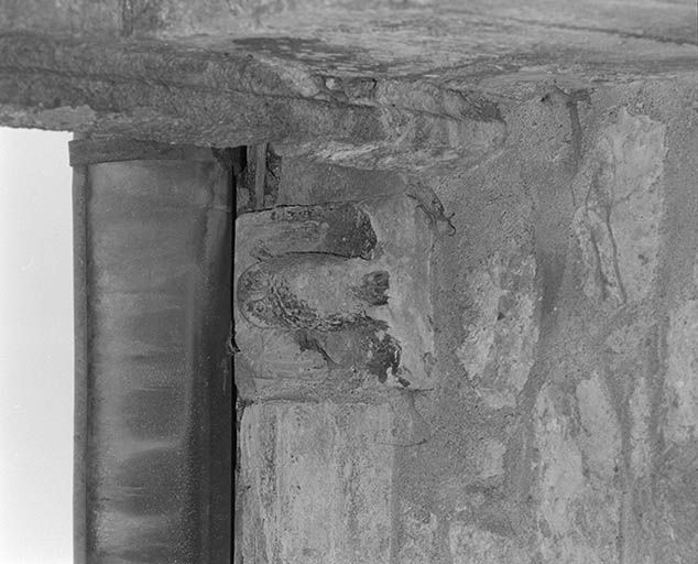 Sacristie, détail de la chouette ornant la corniche du mur gauche. © Région Bourgogne-Franche-Comté, Inventaire du patrimoine